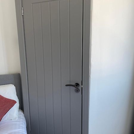 Room In Shared House Hackney Londra Exterior foto